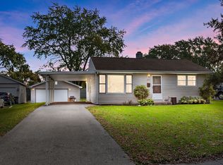 2404 Flicker Ln, Rolling Meadows, IL 60008