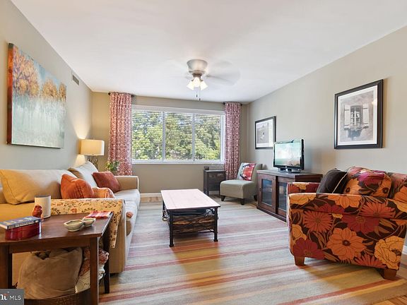 4th image of 8315 N Brook Ln Unit 2-404