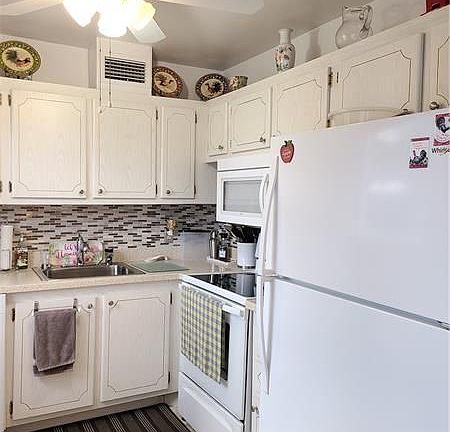 5th image of 208 Markham Dr #208-J