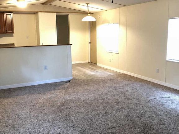3rd image of 6615 SE 139th St