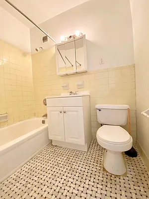 Rented by Zjama Realty Corp | media 6