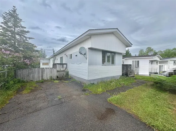 24 Eltero Park, Bishop's Falls, NL A0H1C0