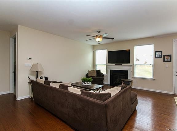 4th image of 112 Edenton Ln