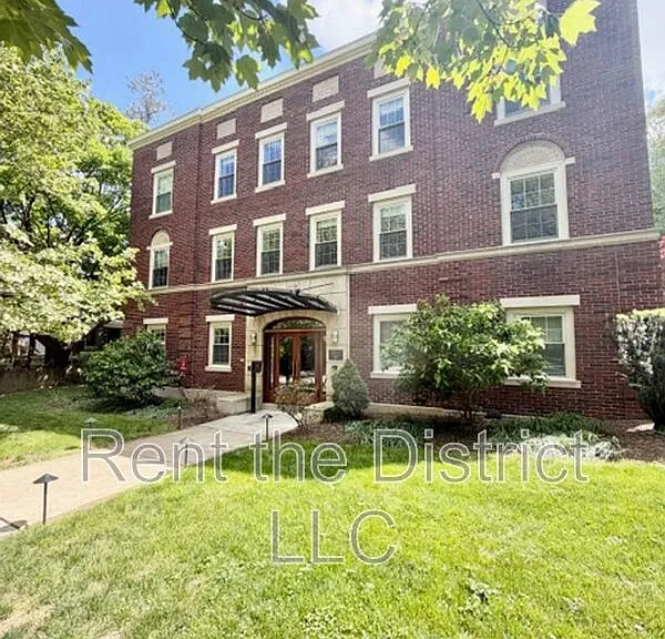 2926 Porter St NW #107 — Photo 1