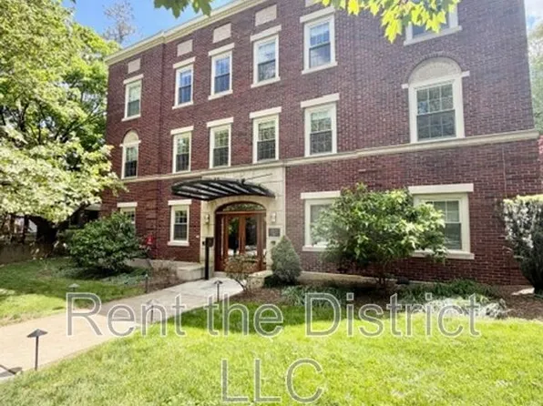 2926 Porter St NW #107, Washington, DC 20008