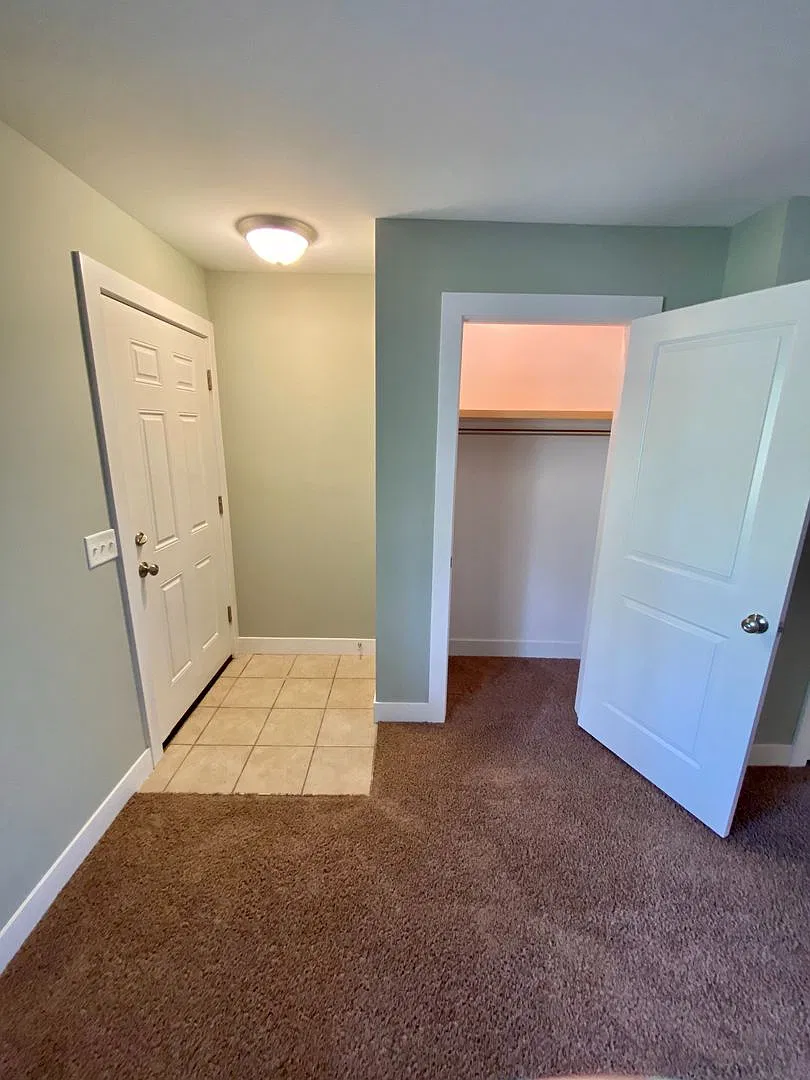 858 Grand Apt A-D — Photo 3