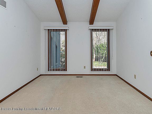 4th image of 1303 Fairoaks Ct