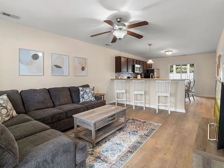 131 Glen Cannon Dr — Photo 5