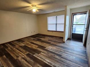 1294 W Ashley Rd #B, Boonville, MO 65233