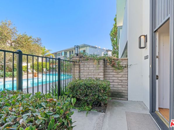 4725 La Villa Unit B