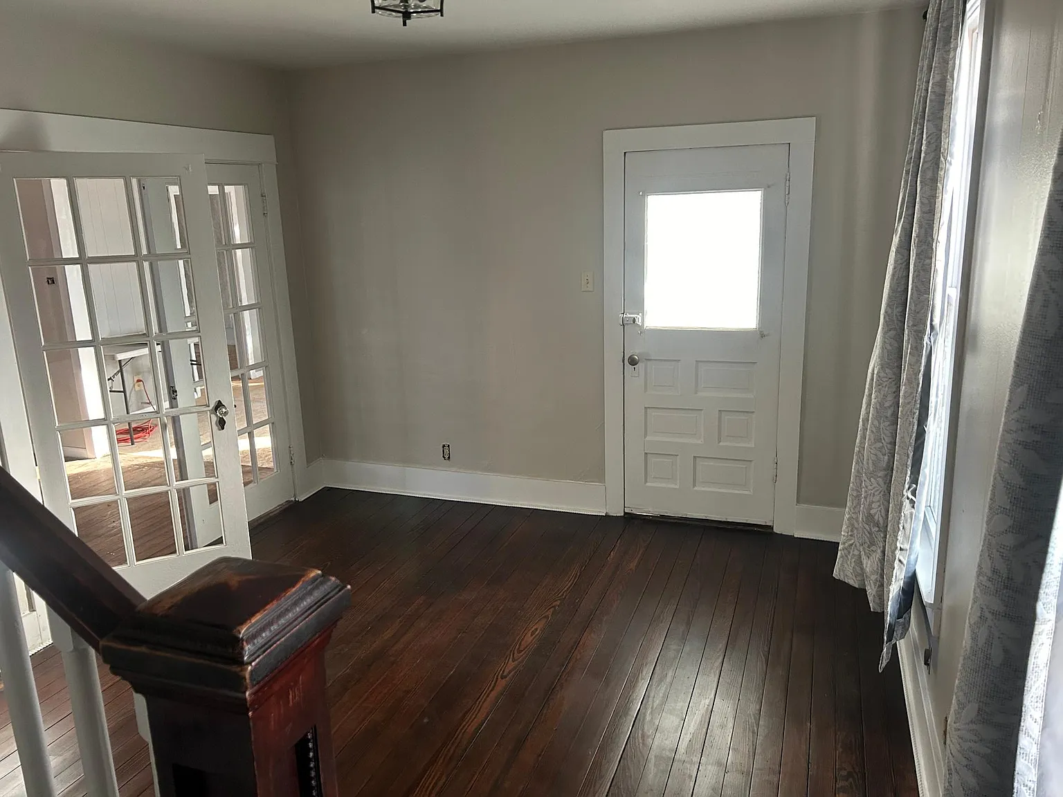 1025 N F St — Photo 2