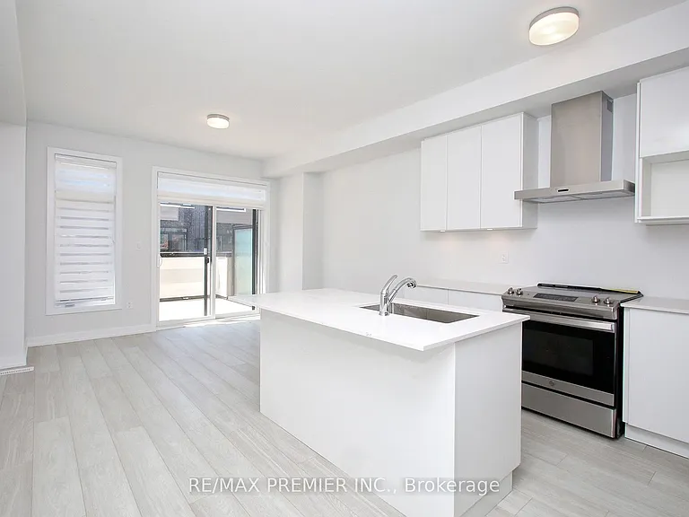73 Akil Thomas Gdns — Photo 6