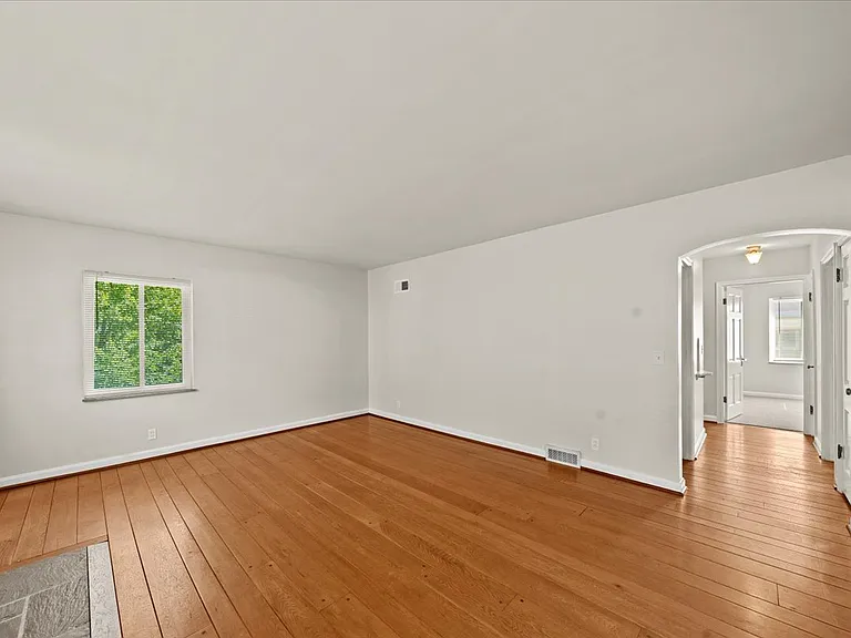 3151 Mozart Ave #2 — Photo 4