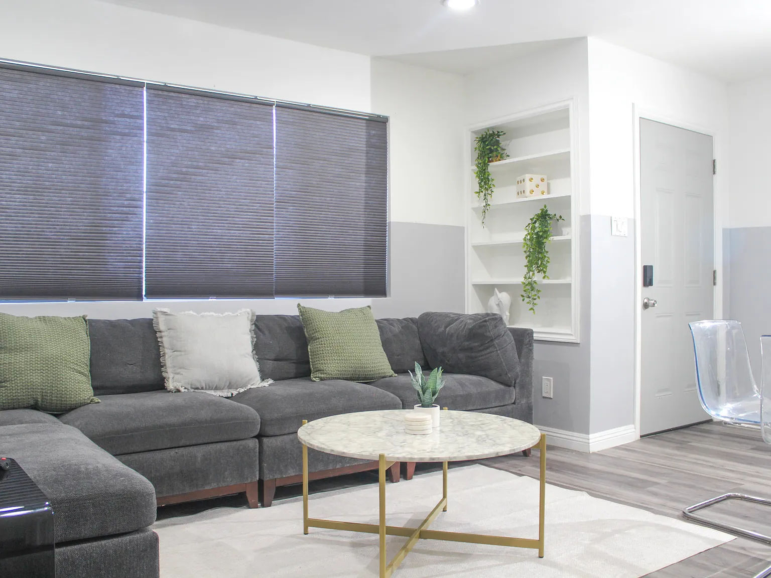 3 bed, 1377 sqft, $5,500 — Photo 1