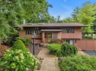 52 Deepdale Dr, Commack, NY 11725