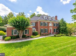 9707 Layminster Ln, Vienna, VA 22182