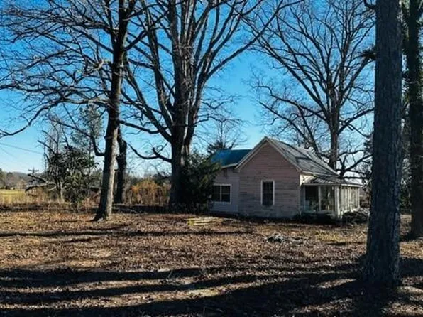 45 Mitchell Rd, Commerce, GA 30529