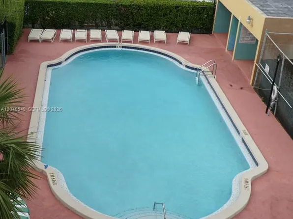 140 NW 87th Ave APT G214, Miami, FL 33172