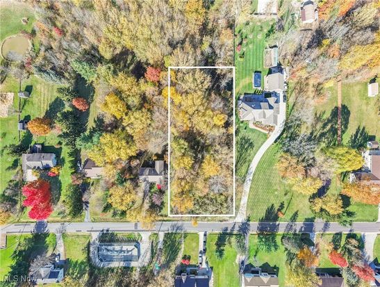 Marland Dr, Hinckley, OH 44233