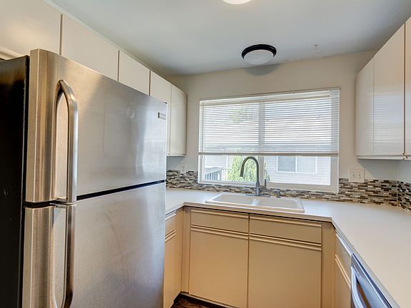 2nd image of 730 SE 8th Ave APT A202