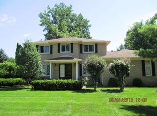 5366 Clearview Dr, Troy, MI
