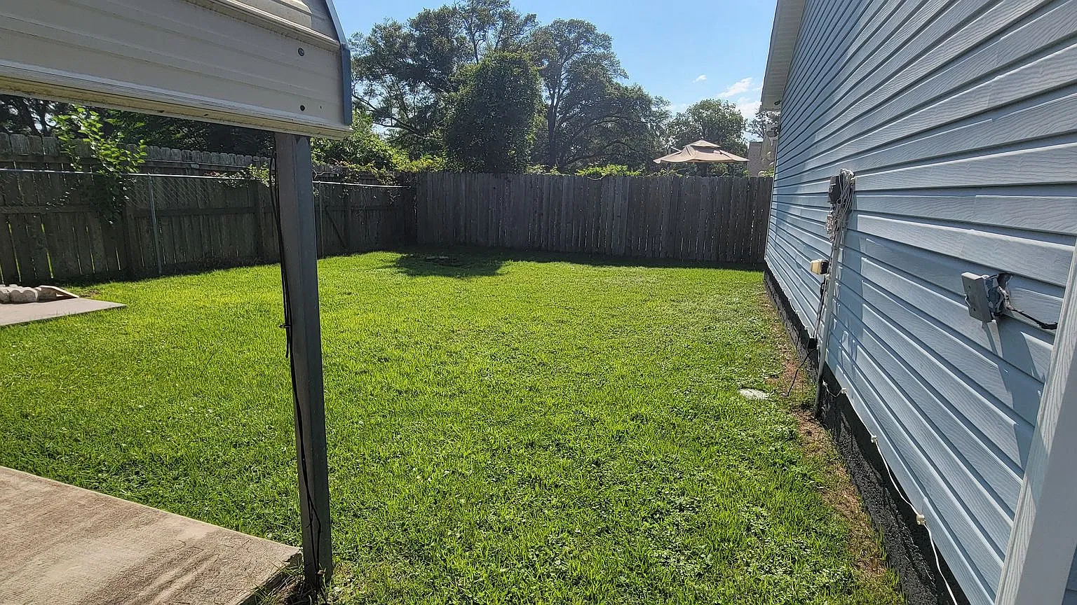 Charming three bedroom one bath home for rent. — Photo 3
