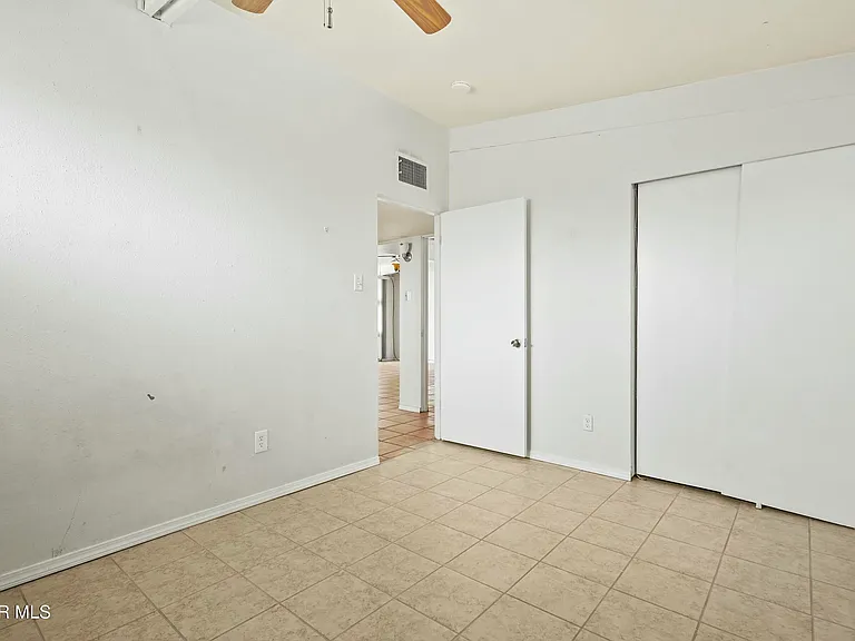 5505 Martin Ln — Photo 16