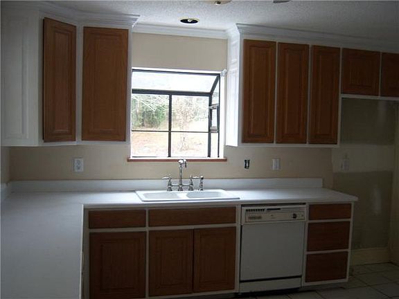 3rd image of 1410 E Brandy Shls SE