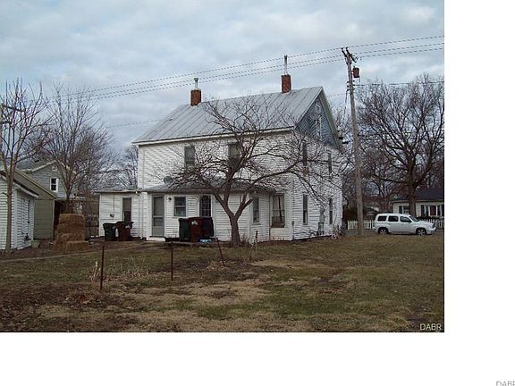 2nd image of 139 S Cherry St