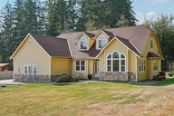 240th Street Ct-S0909-002.jpg