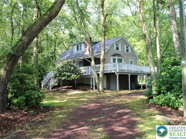 156 Bear Creek Lake Dr, Jim Thorpe, PA 18229