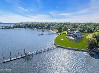 1 Hance Rd, Fair Haven, NJ 07704