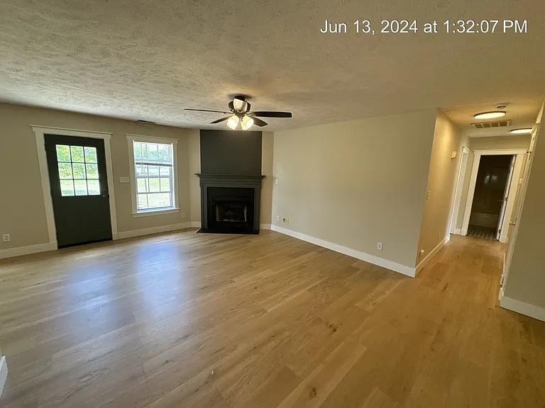 146 Cavalier Dr — Photo 6