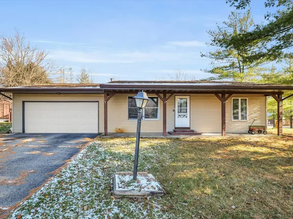 702 Timberview Dr, Mahomet, IL 61853