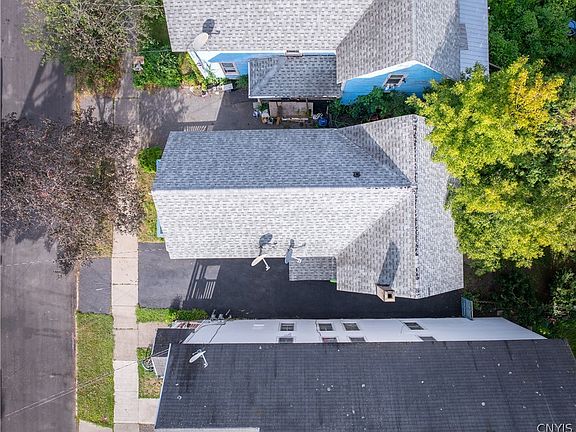 4th image of 328 Pleasant Ave