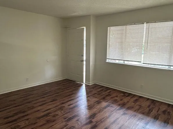 725 W 4th Ave