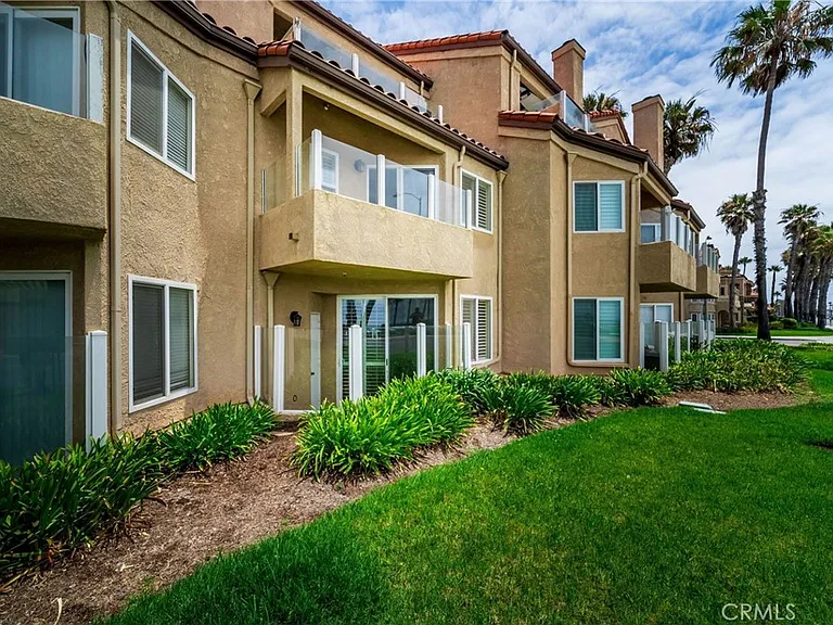 2000 Pacific Coast Hwy #108 — Photo 40