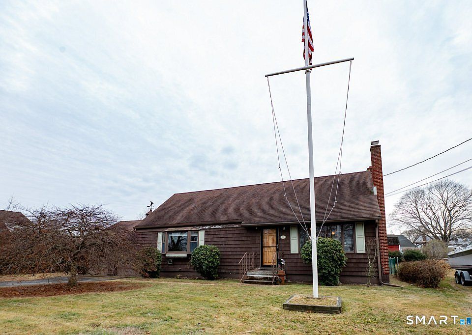 1st image of 559 Oak Bluff Avenue
