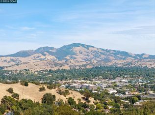 136 Hillcroft Way, Walnut Creek, CA 94597