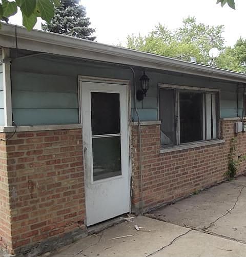 2nd image of 1421 Stanley Blvd