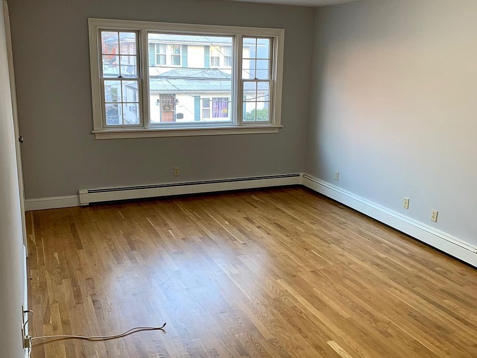 1st image of 224 E 238th St Floor 2