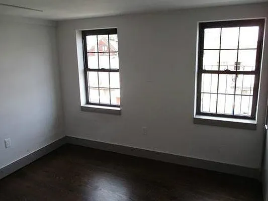 Rented by Evergreen Apartments BK | media 36