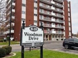 10 Woodman Dr S #208, Hamilton, ON L8K4E1