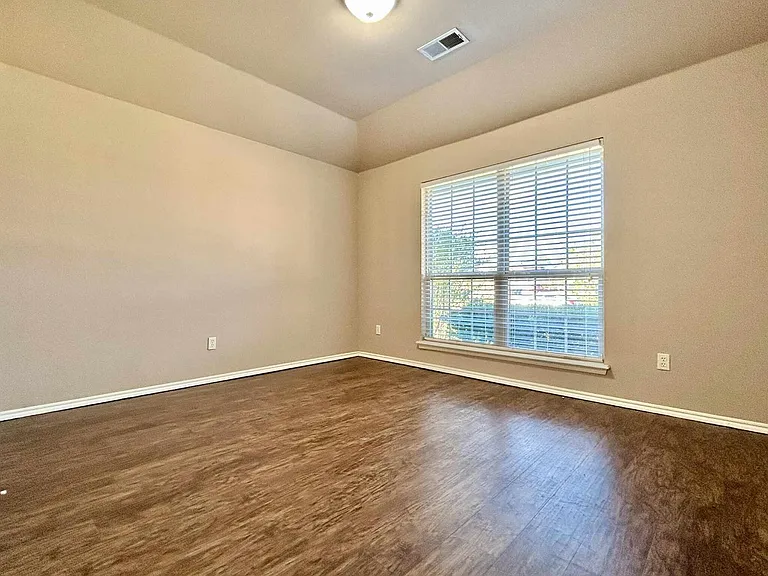2222 Brook Dr — Photo 16