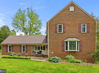 7117 Westmoreland Dr, Warrenton, VA 20187