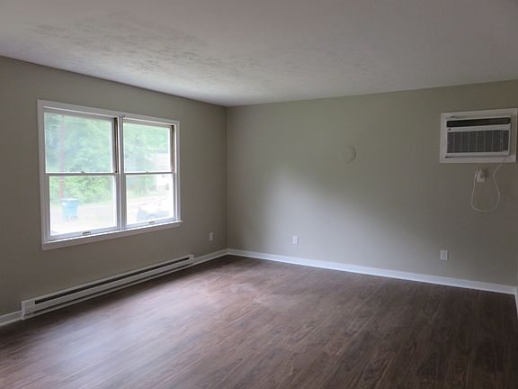 3rd image of 117 N Ivy Ave