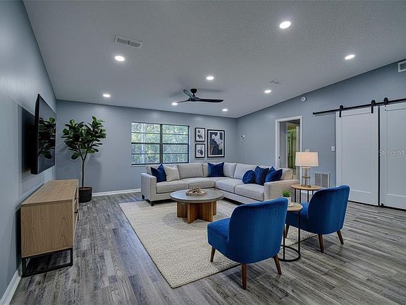 5th image of 8122 Matthew Dr