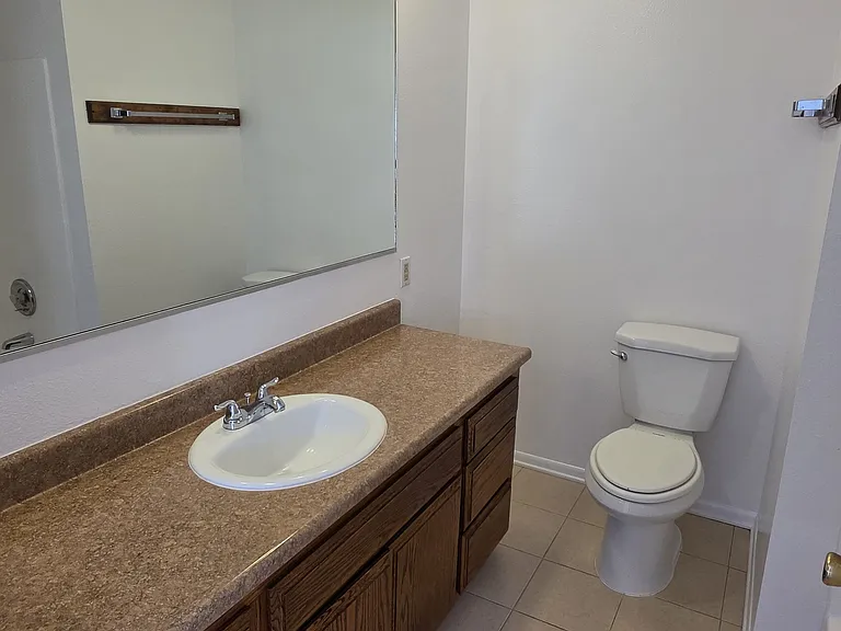 533 E Verdugo Ave — Photo 9
