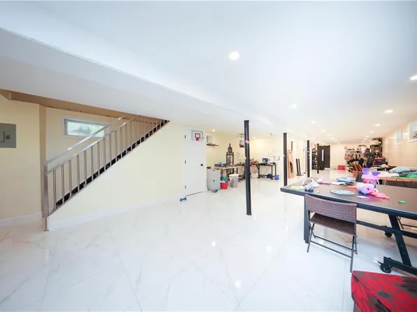 2154 East 23rd Street image 17 of 29