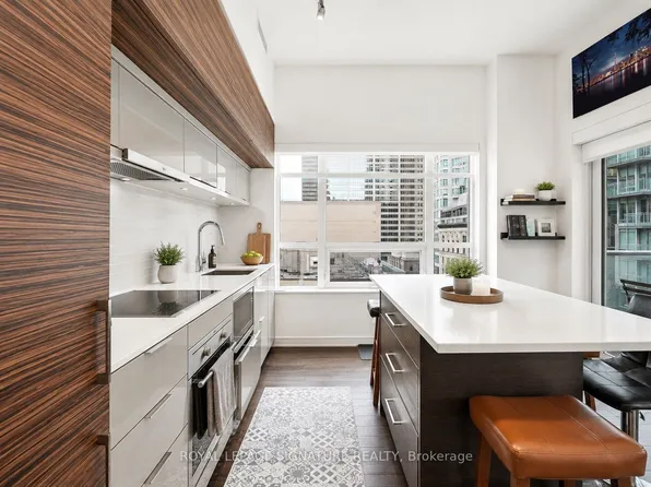 88 Scott St, Toronto, ON